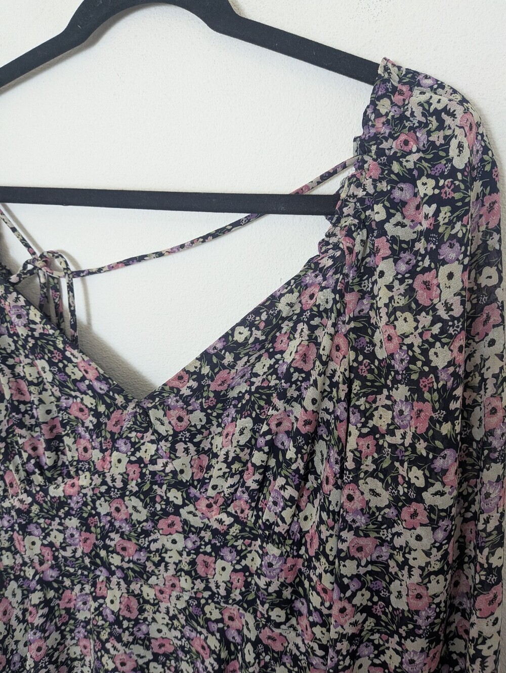 ASTR The Label Dress Women's Small Black Floral Puff Sleeve Fit And Flare EUC - Picture 4 of 13